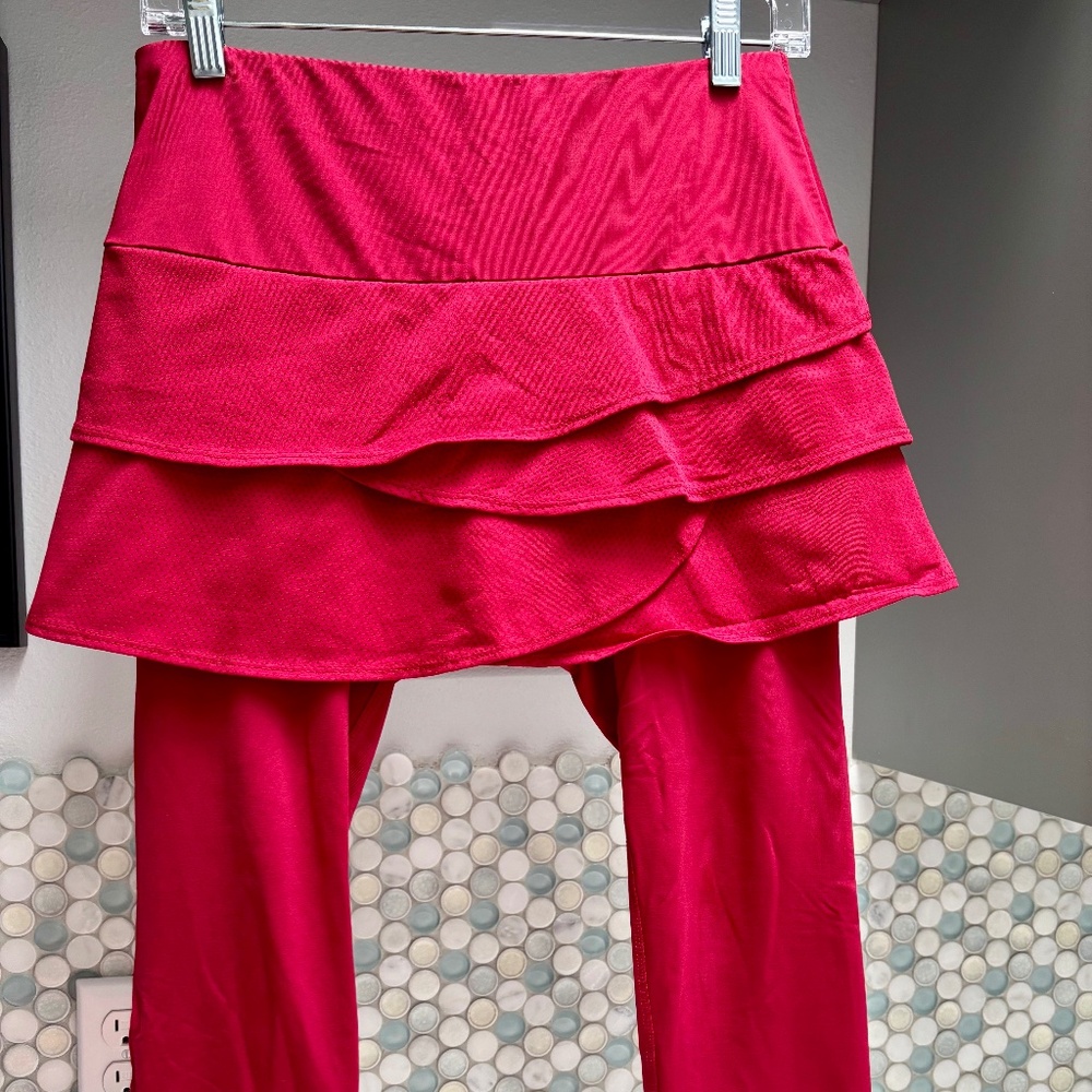 Lucky in Love Women's Scallop Skirt Capri In Cherry Red